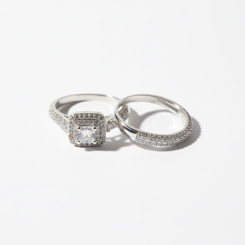 Ensemble de Bagues Argentées Serties de Pierres