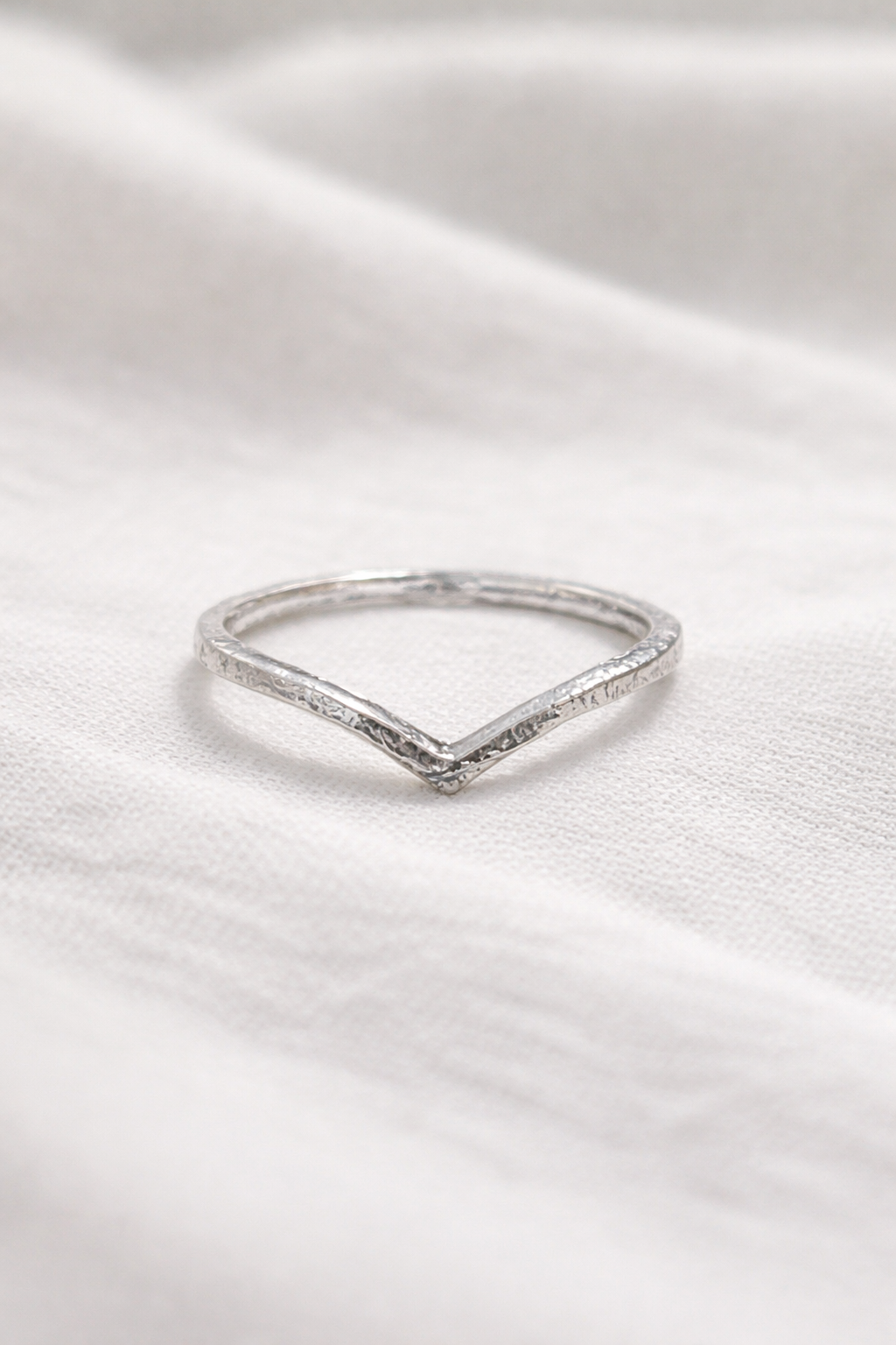 Bague Chevron Minimaliste en Acier Inoxydable